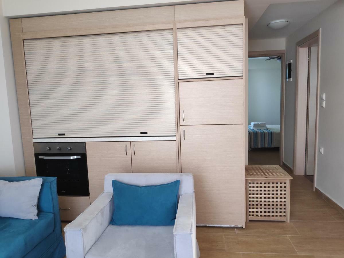 Amphipolis Deluxe Apartments Ofrinion Bagian luar foto